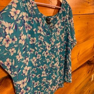 Floral Torrid T-shirt Blouse